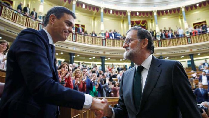Mariano Rajoy desallotjat de la Moncloa: Pedro Sánchez és el nou president