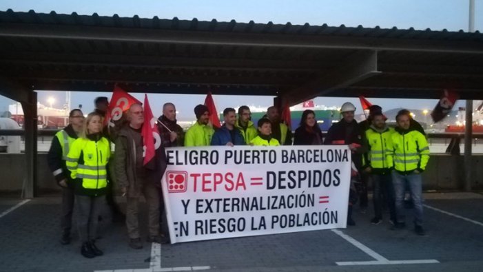 Arrenca la vaga indefinida al port de Barcelona