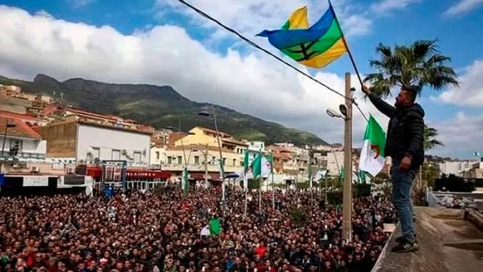 Manifestació massiva a Algèria : del rebuig a Bouteflika al rebuig al règim