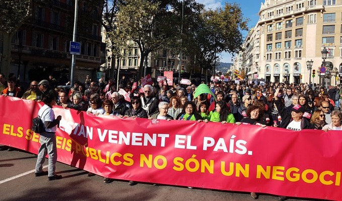 Més de 2.500 persones es manifesten al crit de “Parem la Llei Aragonès”