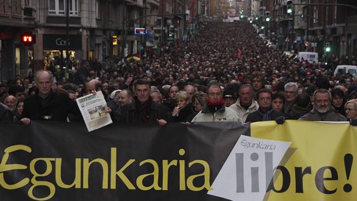 A 17 anys del tancament d'Egunkaria: detencions i tortures contra periodistes bascos