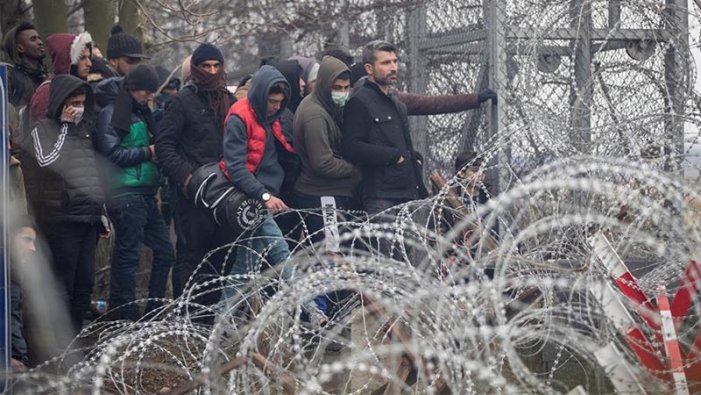 Refugiats sirians: “Els policies grecs ens van robar tot, ens van apallissar i ens van retornar a Turquia”