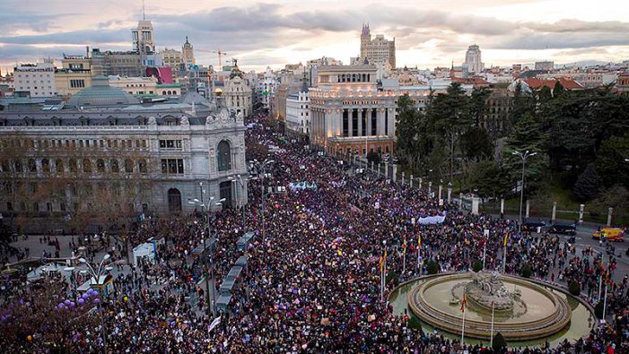 8M: massives manifestacions a tot l'Estat espanyol