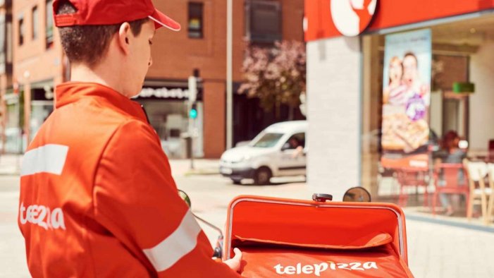 Menors i persones grans soles sense menjador: Telepizza no te la solució, la tenim els treballadors
