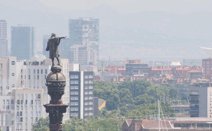 Ada Colau i el monument de Colón (i el racisme institucional)
