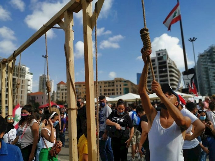 Massives manifestacions a Líban després de l'explosió que va deixar més de 150 morts