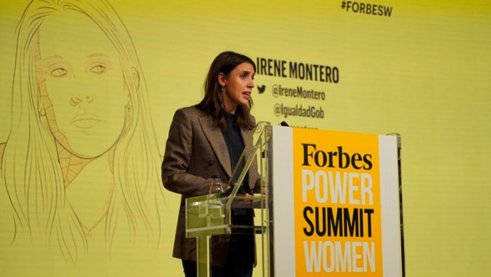 Irene Montero en l'acte de Forbes: un feminisme liberal oposat a les precàries