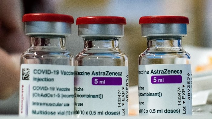  Després de la crisi AstraZeneca afirma que la seva vacuna té un 79% d'efectivitat