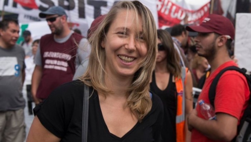 La candidata del Frente de Izquierda d'Argentina, Myriam Bregman, rep el suport de la CUP