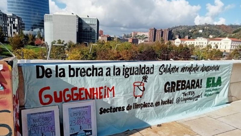 A 200 dies de vaga: “Els banys del Guggenheim es netegen amb bretxa salarial”
