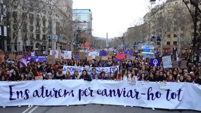8M a Catalunya: vaga feminista. No a les reformes laborals i la llei d'estrangeria! No a la guerra!