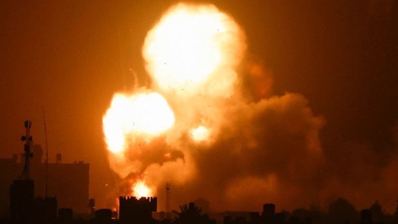Israel torna a bombardejar Gaza continuant els atacs a palestins