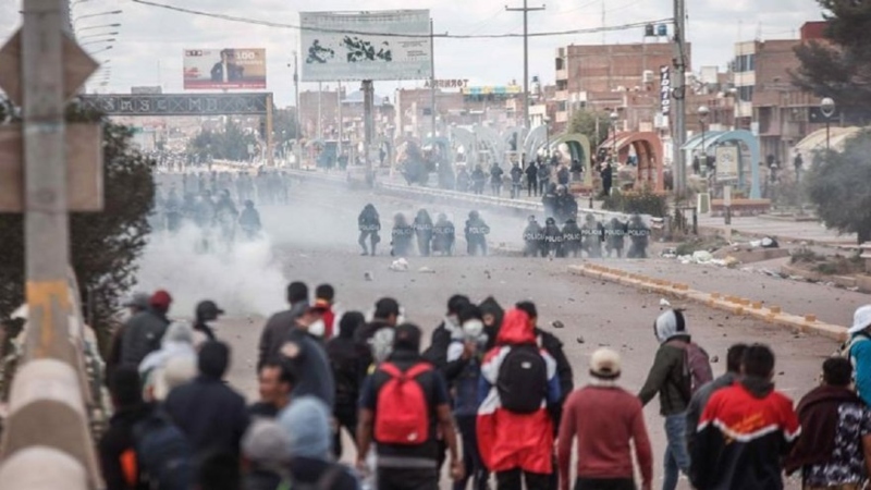 Perú: prop de 20 morts per la repressió del govern colpista contra les protestes