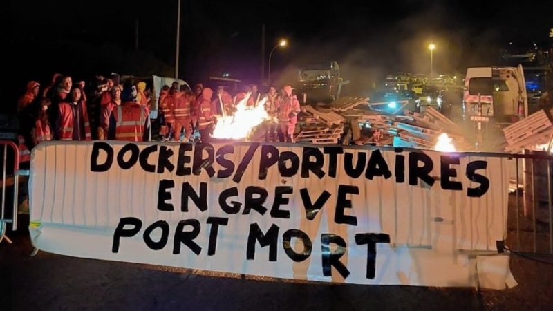 Segueixen bloquejats els principals ports de França contra la reforma de les pensions