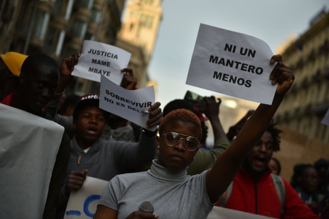  Els venedors ambulants de Barcelona se solidaritzen amb Mmame Mbage