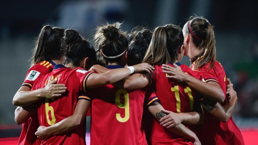 La selecció espanyola de futbol femení guanya el mundial i guanya a la RFEF