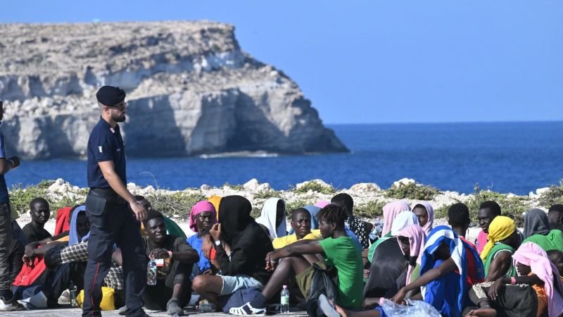 Crisi de Lampedusa: A baix l'Europa fortalesa! Obertura de les fronteres i papers per a tots! 