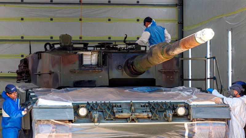 I mentrestant el Govern “progressista” (en funcions) envia quatre tancs Leopard i altres blindats més a Ucraïna