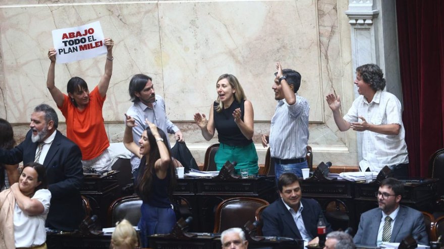 Argentina: derrota parlamentària i crisi per al govern de Milei, cal seguir la lluita fins acabar amb l'ajust