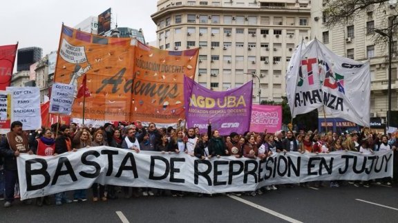 28J: concentració enfront del consolat argentí en solidaritat amb la lluita del poble de Jujuy