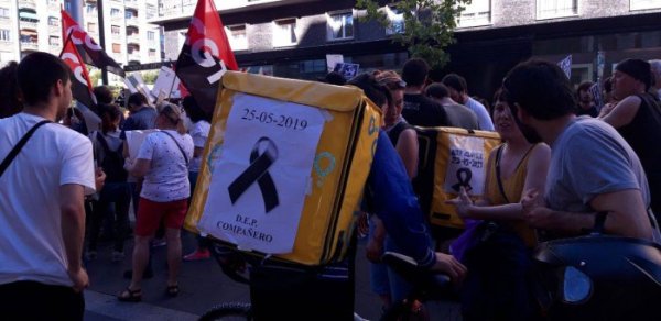 Els riders de Glovo i Uber Eats es sumen a la vaga de Telepizza a Zaragoza