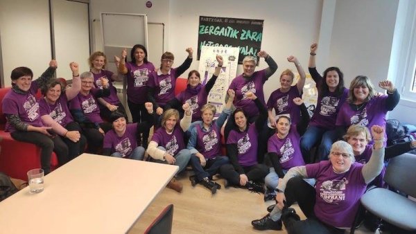 Tancament de les treballadores de residències a la Casa de la Dona de Donostia 