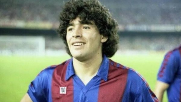 Mor Diego Armando Maradona