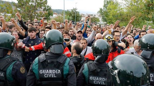 Recolzem la rebel·lió del poble català i el seu dret a l'autodeterminació 