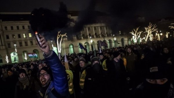 Tercera jornada de protestes a Budapest contra la "llei esclavista"