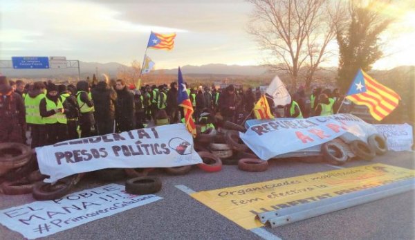 Talls de carreteres a Catalunya contra la repressió i per la llibertat dels presos polítics